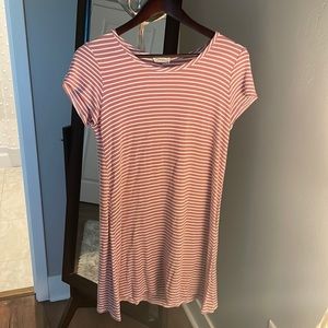 T-shirt dress red/ pink color in size large but fits more like a medium